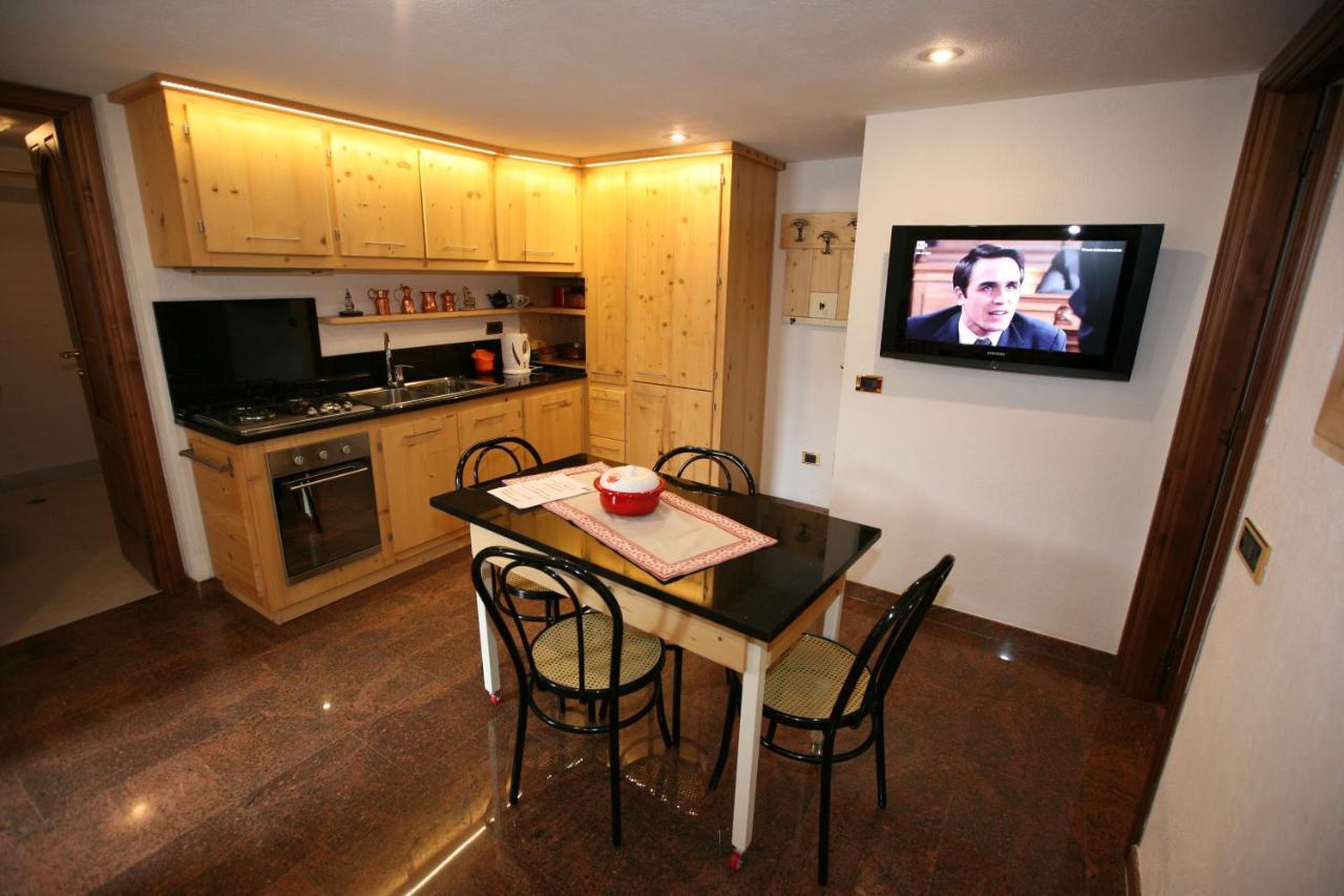 Suite Del Villaggio Sarre Екстер'єр фото
