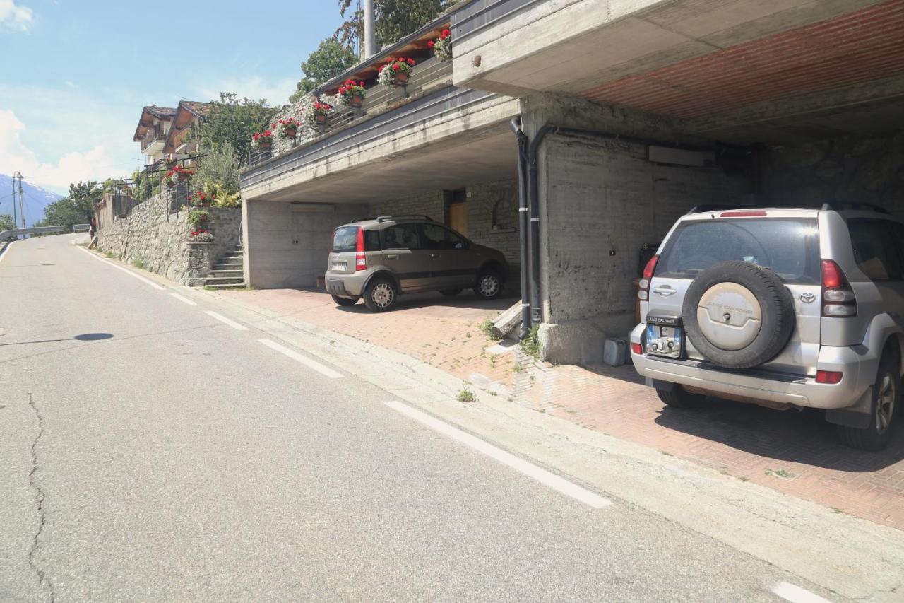 Suite Del Villaggio Sarre Екстер'єр фото