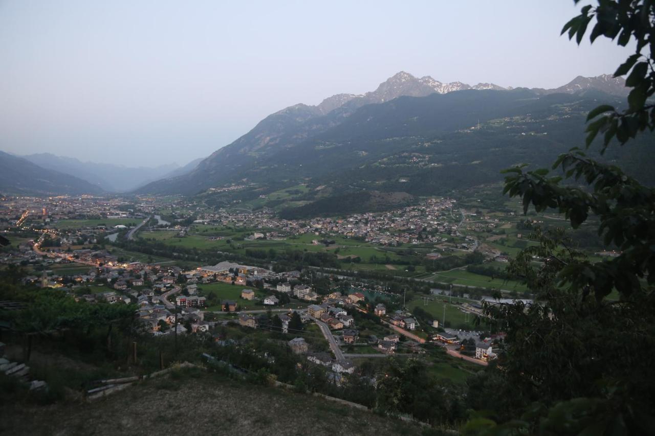 Suite Del Villaggio Sarre Екстер'єр фото