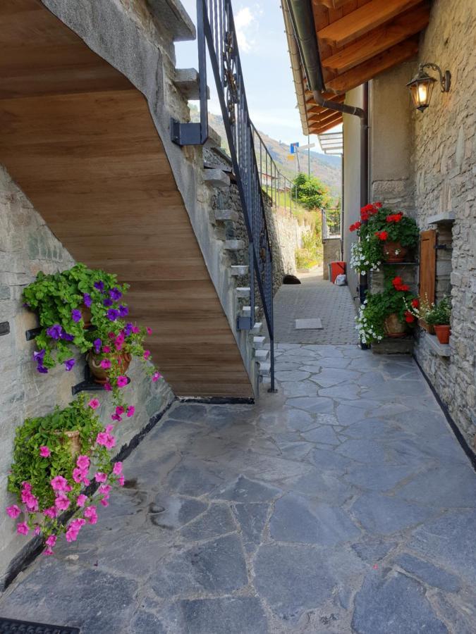 Suite Del Villaggio Sarre Екстер'єр фото