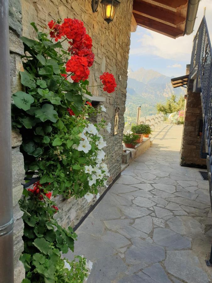 Suite Del Villaggio Sarre Екстер'єр фото